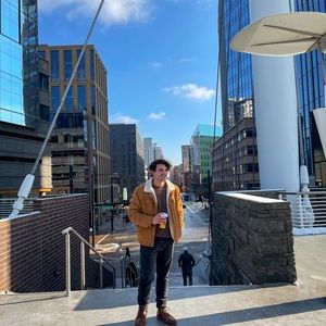 Meet your Posher, Justin